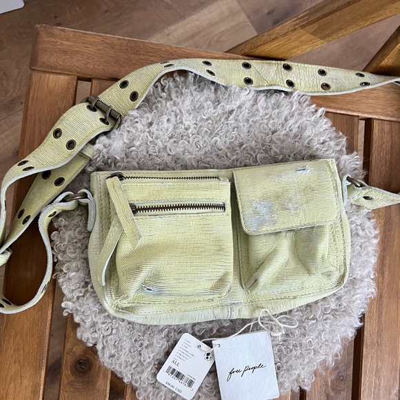 Weathered Wade Sling bag - Picture 6 of 9